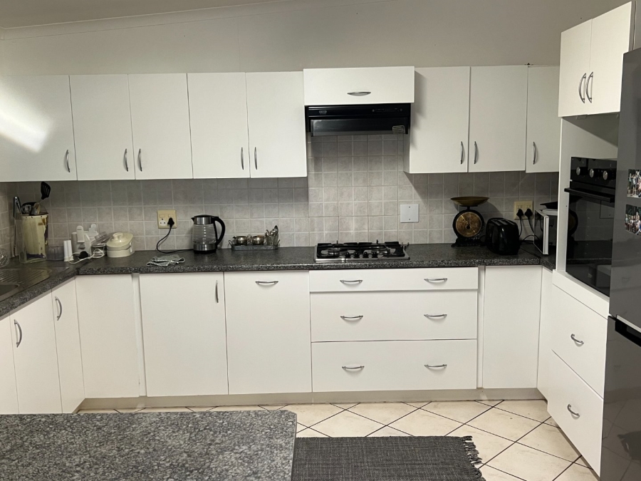 2 Bedroom Property for Sale in Harkerville A H Western Cape